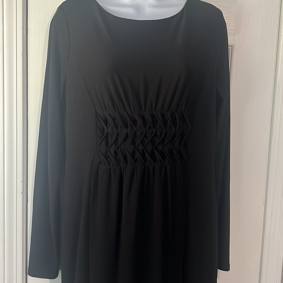 Dress - Picture 2 of 6